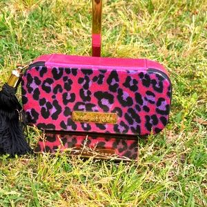 Marc Jacobs EUC Cat's Meow Leopard Pink Glitter Case With Black Tassel